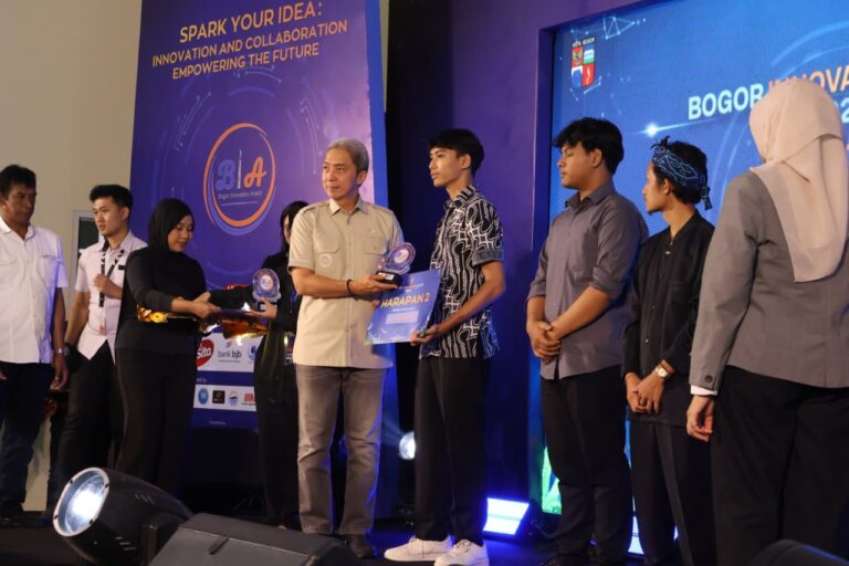Ammar dalam kegiatan penghargaan Bogor Innovation Award 2026.